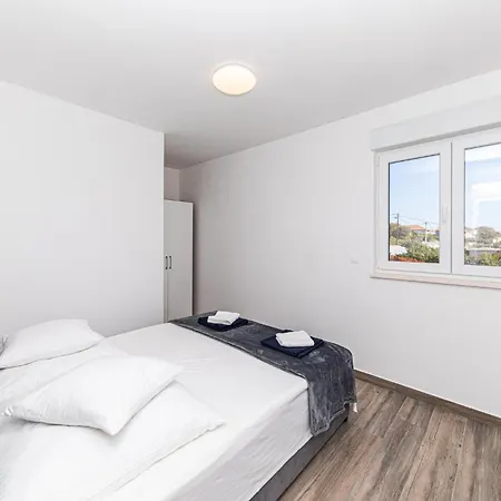 Appartement Stunning In Seget Donji