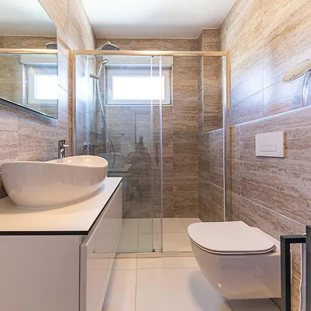 1 Bedroom Cozy In Seget Donji تروغير