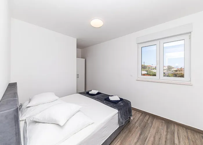 Appartement Stunning In Seget Donji