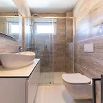1 Bedroom Cozy In Seget Donji Trogir