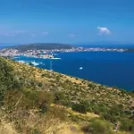 1 Bedroom Cozy In Seget Donji Apartment Trogir